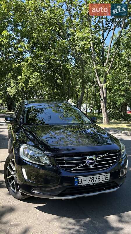 Внедорожник / Кроссовер Volvo XC60 2017 в 