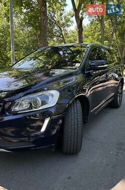 Внедорожник / Кроссовер Volvo XC60 2017 в 