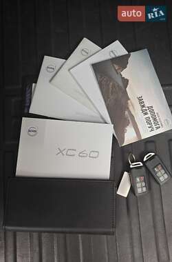 Внедорожник / Кроссовер Volvo XC60 2017 в 