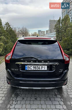 Внедорожник / Кроссовер Volvo XC60 2015 в 