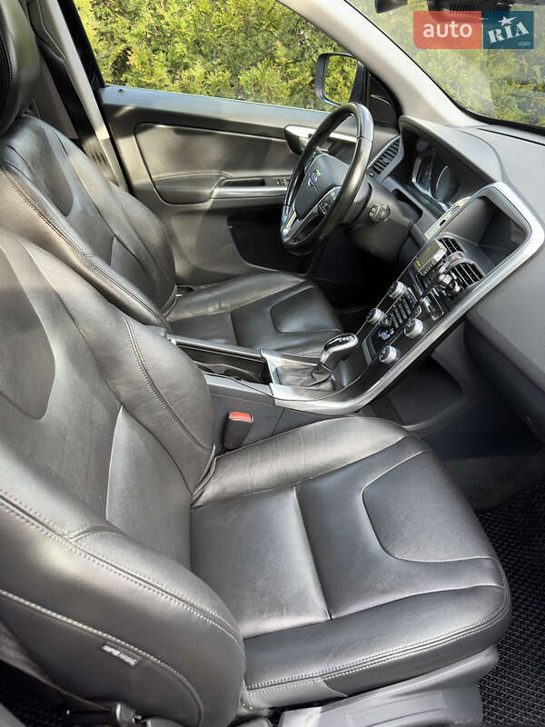 Позашляховик / Кросовер Volvo XC60 2015 в Львові