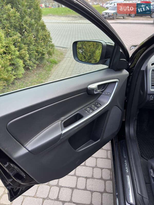 Позашляховик / Кросовер Volvo XC60 2015 в Львові