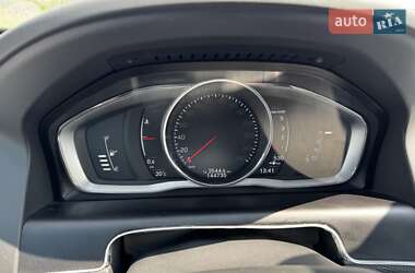 Внедорожник / Кроссовер Volvo XC60 2016 в 