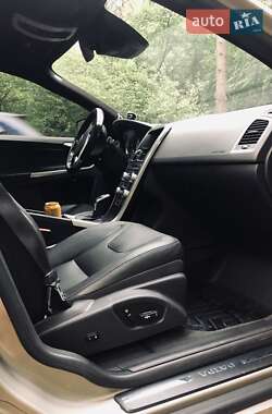 Внедорожник / Кроссовер Volvo XC60 2015 в 