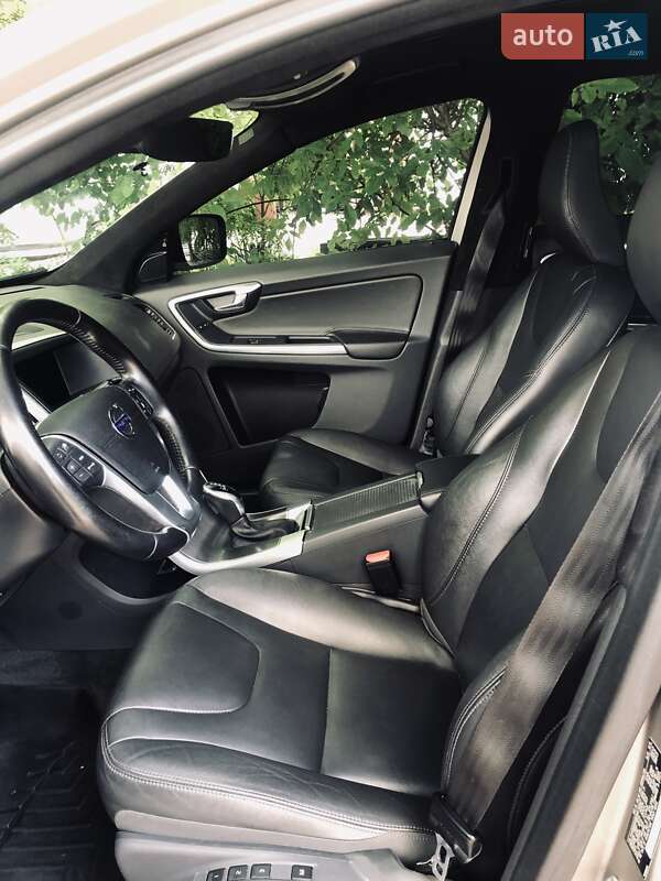 Внедорожник / Кроссовер Volvo XC60 2015 в Броварах