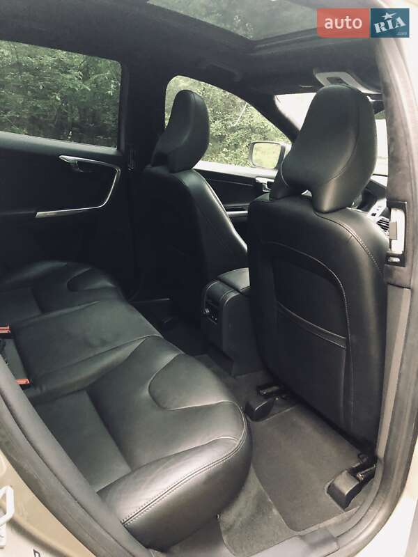 Внедорожник / Кроссовер Volvo XC60 2015 в Броварах