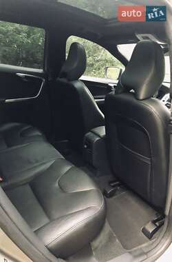 Внедорожник / Кроссовер Volvo XC60 2015 в 