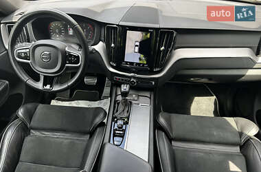 Внедорожник / Кроссовер Volvo XC60 2019 в 