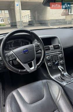 Внедорожник / Кроссовер Volvo XC60 2015 в 