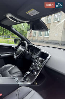 Внедорожник / Кроссовер Volvo XC60 2015 в 