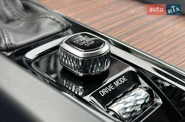 Внедорожник / Кроссовер Volvo XC60 2017 в 