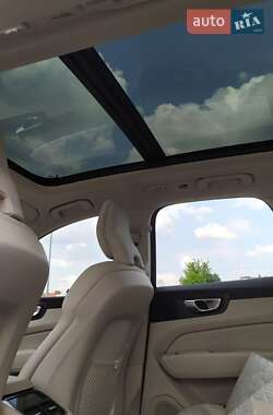 Внедорожник / Кроссовер Volvo XC60 2022 в 