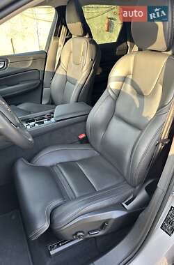 Внедорожник / Кроссовер Volvo XC60 2021 в 