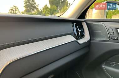Внедорожник / Кроссовер Volvo XC60 2021 в 
