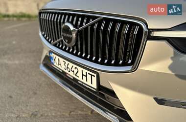 Внедорожник / Кроссовер Volvo XC60 2021 в 