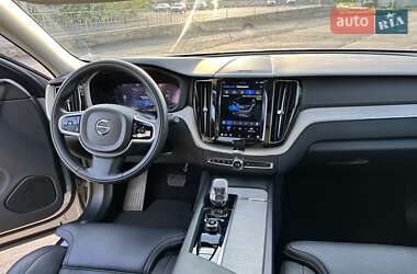 Внедорожник / Кроссовер Volvo XC60 2021 в 