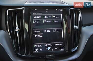 Внедорожник / Кроссовер Volvo XC60 2018 в 