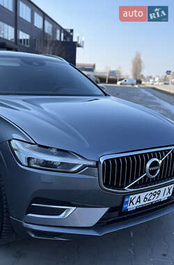Внедорожник / Кроссовер Volvo XC60 2017 в 
