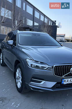 Внедорожник / Кроссовер Volvo XC60 2017 в 