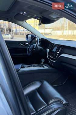 Внедорожник / Кроссовер Volvo XC60 2017 в 
