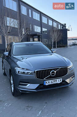 Внедорожник / Кроссовер Volvo XC60 2017 в 