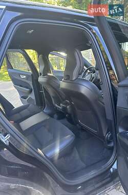 Внедорожник / Кроссовер Volvo XC60 2019 в 