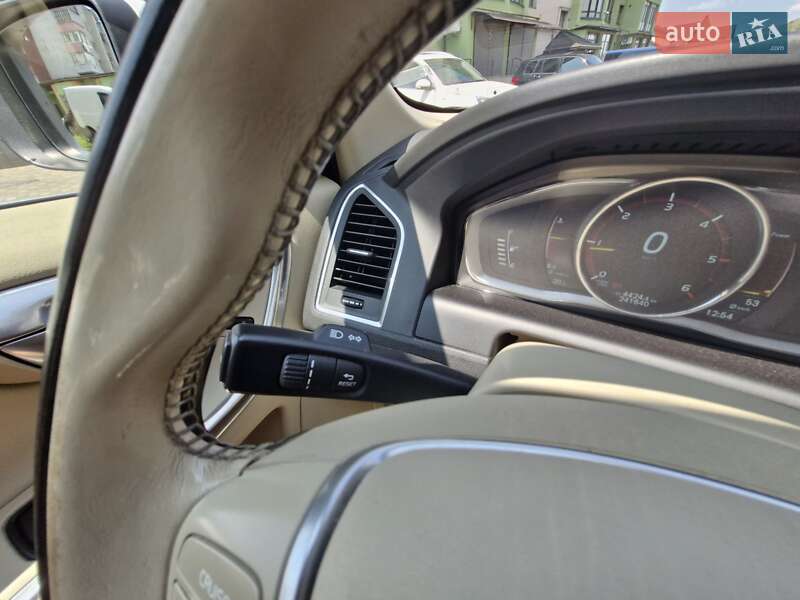 Внедорожник / Кроссовер Volvo XC60 2015 в Калуше