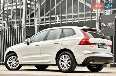 Внедорожник / Кроссовер Volvo XC60 2017 в 