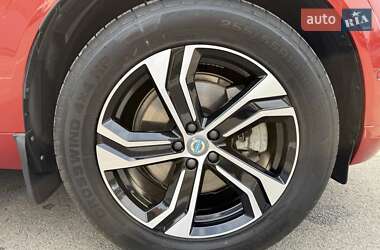Внедорожник / Кроссовер Volvo XC60 2020 в 