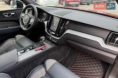Внедорожник / Кроссовер Volvo XC60 2020 в 