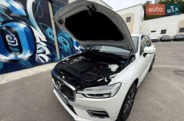 Внедорожник / Кроссовер Volvo XC60 2020 в 