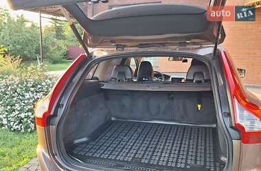 Внедорожник / Кроссовер Volvo XC60 2011 в 