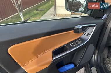 Внедорожник / Кроссовер Volvo XC60 2014 в 