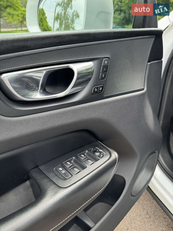 Внедорожник / Кроссовер Volvo XC60 2018 в Черкассах