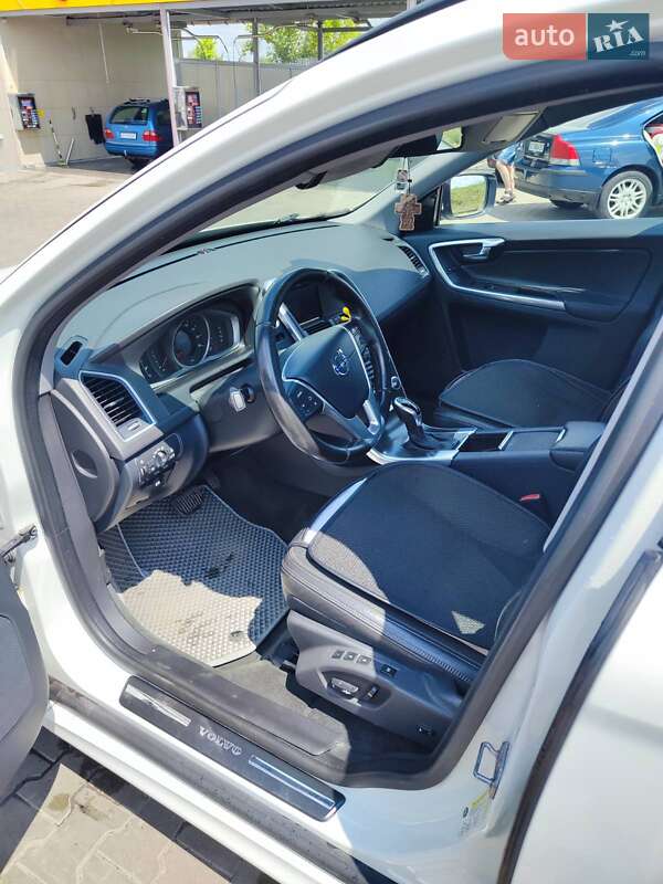 Позашляховик / Кросовер Volvo XC60 2015 в Луцьку фото 8 Позашляховик / Кросовер Volvo XC60 2015 в Луцьку