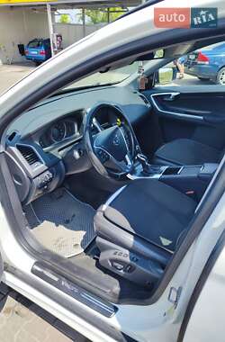 Внедорожник / Кроссовер Volvo XC60 2015 в 