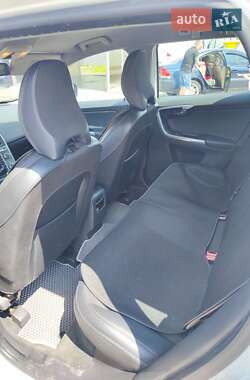 Внедорожник / Кроссовер Volvo XC60 2015 в 