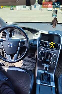 Внедорожник / Кроссовер Volvo XC60 2015 в 