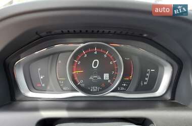 Внедорожник / Кроссовер Volvo XC60 2017 в 