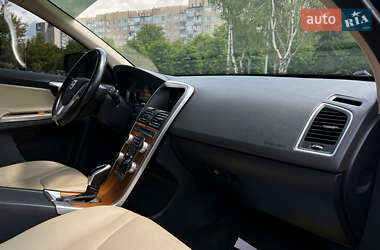 Внедорожник / Кроссовер Volvo XC60 2017 в 