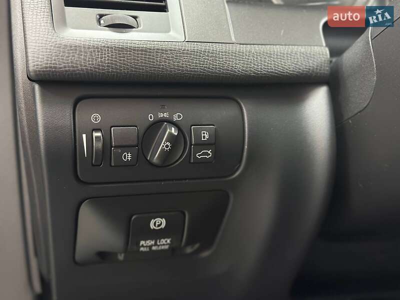 Внедорожник / Кроссовер Volvo XC60 2012 в Киеве