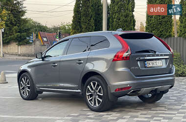 Внедорожник / Кроссовер Volvo XC60 2016 в 