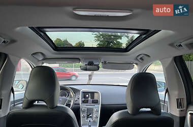 Внедорожник / Кроссовер Volvo XC60 2016 в 