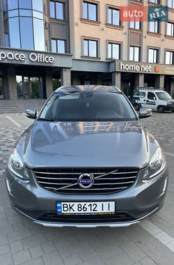 Внедорожник / Кроссовер Volvo XC60 2016 в 