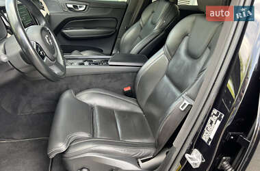 Внедорожник / Кроссовер Volvo XC60 2021 в 