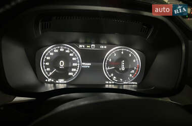Внедорожник / Кроссовер Volvo XC60 2021 в 