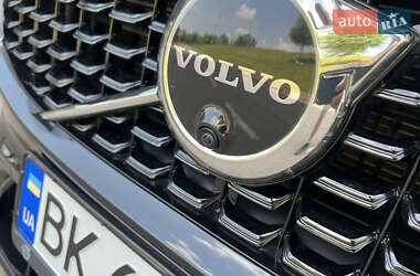 Внедорожник / Кроссовер Volvo XC60 2021 в 