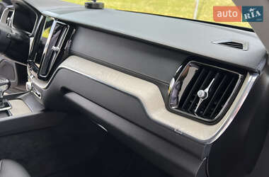 Внедорожник / Кроссовер Volvo XC60 2021 в 