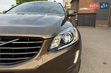 Внедорожник / Кроссовер Volvo XC60 2013 в 