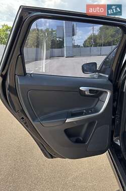 Внедорожник / Кроссовер Volvo XC60 2016 в 